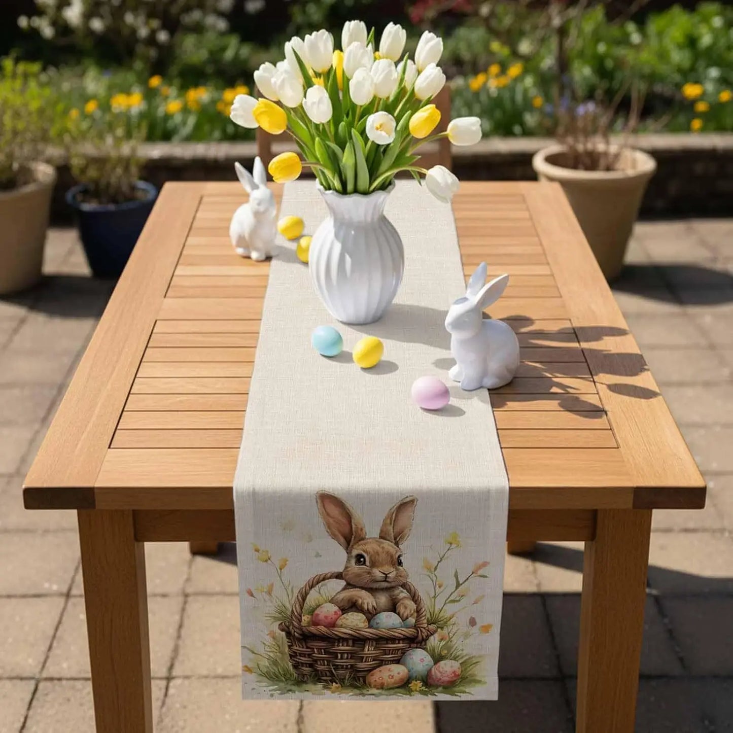 Bordslöpare i linne med påskhare & ägg